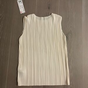 Women's Cream Sleeveless Top